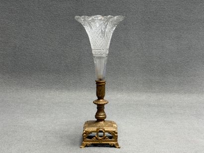 Vase cornet monture en régule
H. :34 cm.