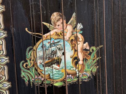 Cithare en bois.
6 x 49 x 36 cm. 
fente.