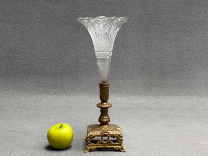 Vase cornet monture en régule
H. :34 cm.
