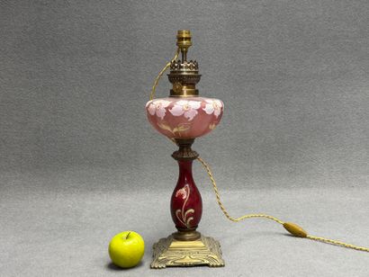 Lampe à pétrole émaillée montée à l'électricité
H:...