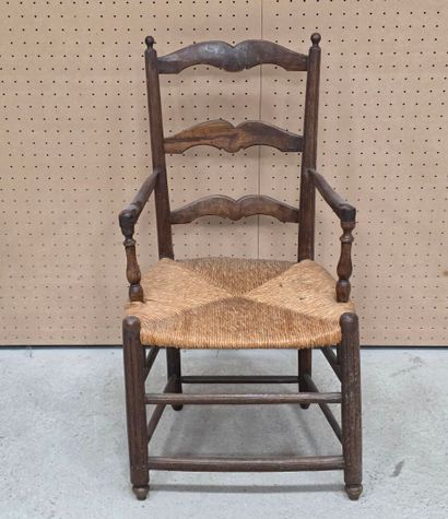 Deux fauteuils paillés
H.90cm, assises 4...