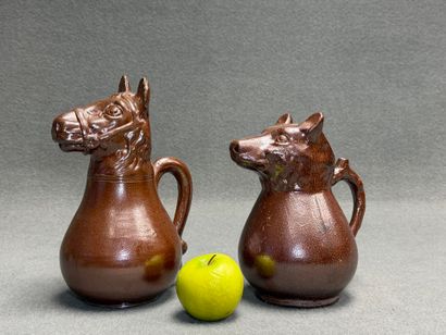 Deux pichets chiens et cheval en grès vernissé
H....