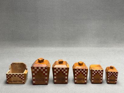 Serie de pots à épices en bois
Début XX°
Manque...