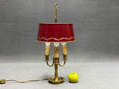 Lampe bouillotte à trois lumières. 
H. :53...