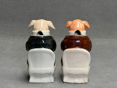 Deux moutardiers anthropomorphe cochons au...