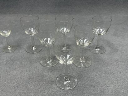 Partie de service de verres: 
-6 verres à...