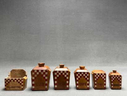 Serie de pots à épices en bois
Début XX°
Manque...
