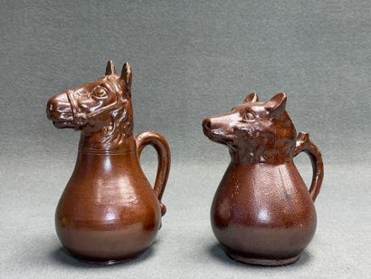 Deux pichets chiens et cheval en grès vernissé
H....