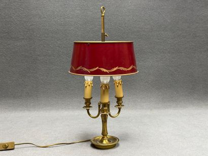 Lampe bouillotte à trois lumières. 
H. :53...