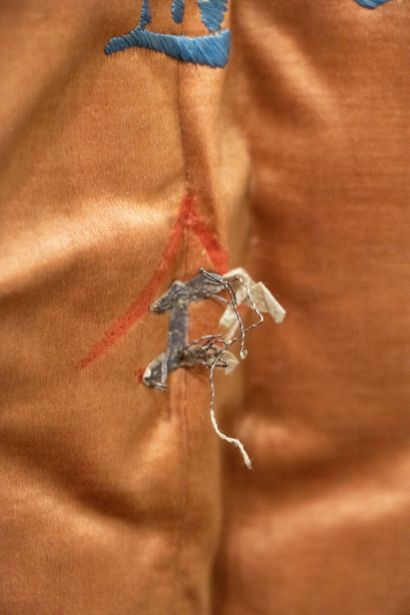 Silk portetière with Chinese embroidery on...