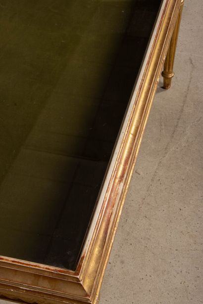 Gilded carved wood coffee table.
Louis XVI...