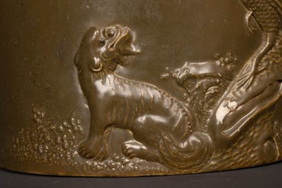 CHINA 
BITONG brush pot in bronze porcelain...