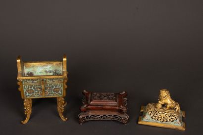 CHINA - Covered fang ding incense burner...