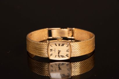 TISSOT Ladies' wristwatch in gold, gold bracelet.
GOLD...