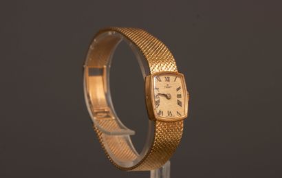 TISSOT Ladies' wristwatch in gold, gold bracelet.
GOLD...