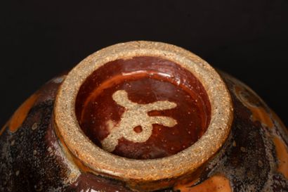 Philippe DUBUC (born 1947)
Bowl on heel in...