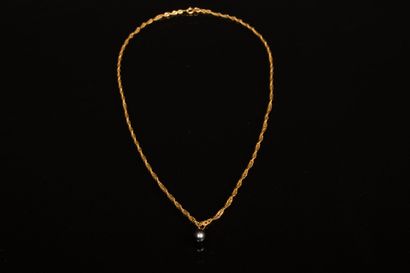 Twisted gold chain,
750°/00 gold.
Length:...