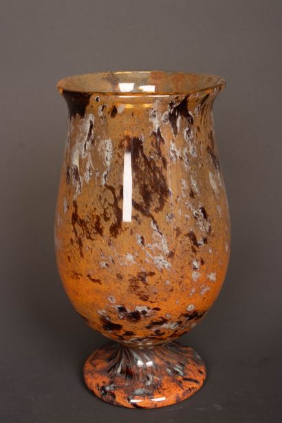DAUM NANCY France
Vase on pedestal in orange-brown...