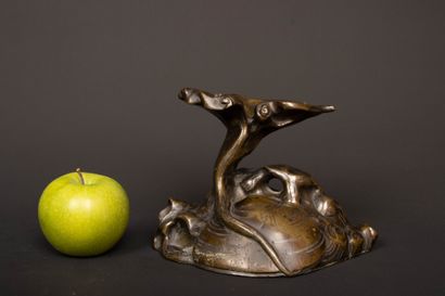 Japan early XX°:
Bronze stand with damascened...