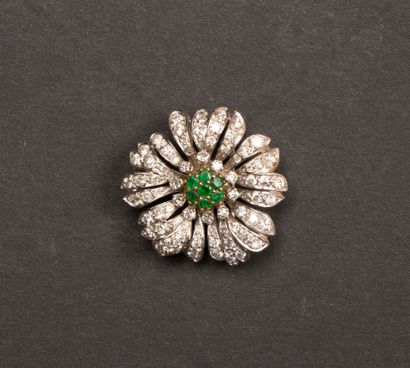 Camellia brooch in emerald and diamond-paved...