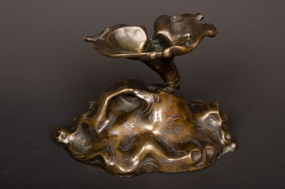 Japan early XX°:
Bronze stand with damascened...