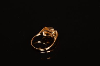 Gold ring with small diamonds.
Gold 750°/00....