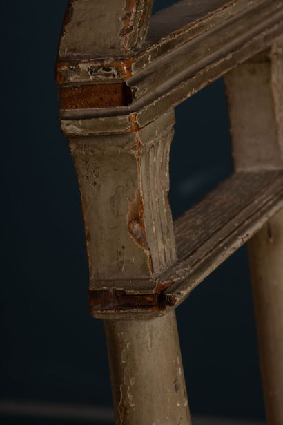 Pair of carved wood armchairs, two-tone rechampi.
A...