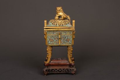 CHINA - Covered fang ding incense burner...