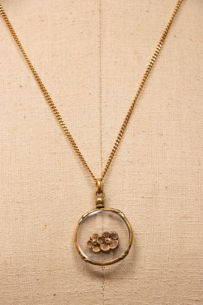 Gold chain, curb chain.
750°/00 gold.
Length:...