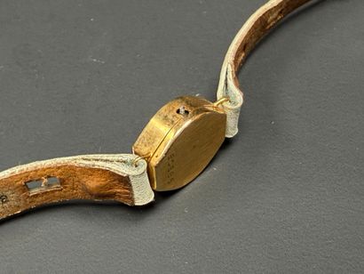 Small ladies' watch, case in 750°/00 gold.
White...