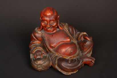 CHINA
Important finely carved polychrome...