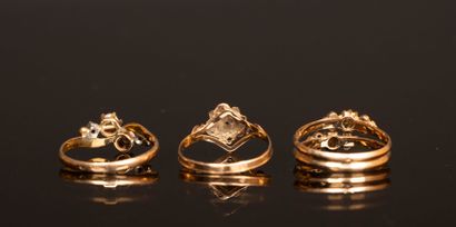Set of three gold rings, small pearl and...