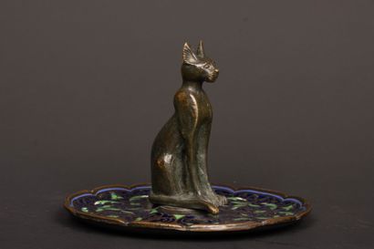 Bronze baguier, the cup with cloisonné enamel,...