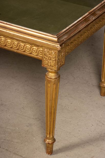 Gilded carved wood coffee table.
Louis XVI...