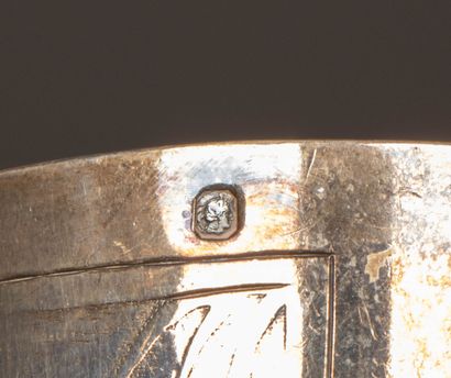 Two silver kettledrums.
Silver 925°/00, minerve.
H:...