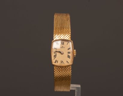 TISSOT Ladies' wristwatch in gold, gold bracelet.
GOLD...