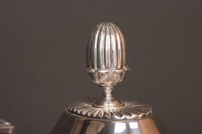 Soup tureen with silver-plated metal handles.
Empire...