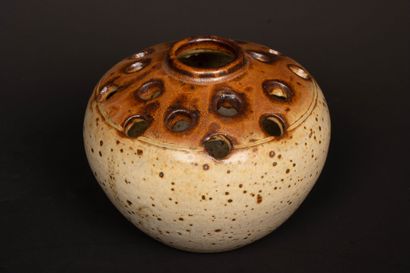 Set of three modern stoneware pieces:
Georges...
