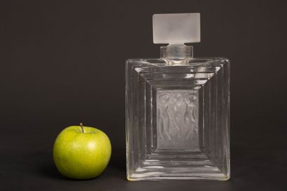 LALIQUE, France.
Duncan model bottle, rectangular...