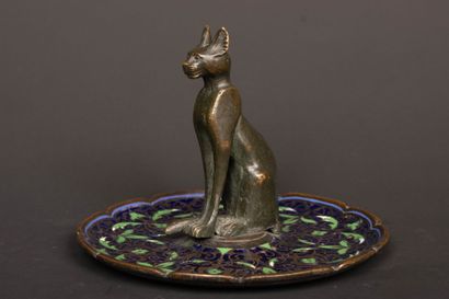 Bronze baguier, the cup with cloisonné enamel,...