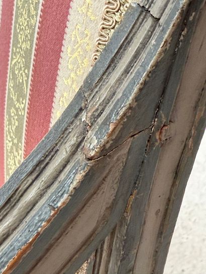 Pair of carved wood armchairs, two-tone rechampi.
A...