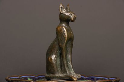 Bronze baguier, the cup with cloisonné enamel,...