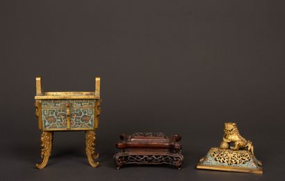 CHINA - Covered fang ding incense burner...