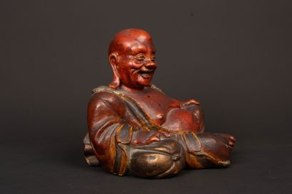 CHINA
Important finely carved polychrome...