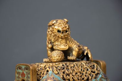 CHINA - Covered fang ding incense burner...