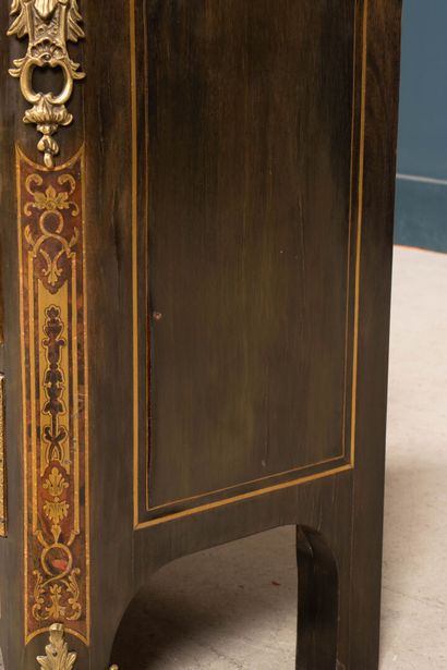 Amaranth veneered child's chest of drawers,...
