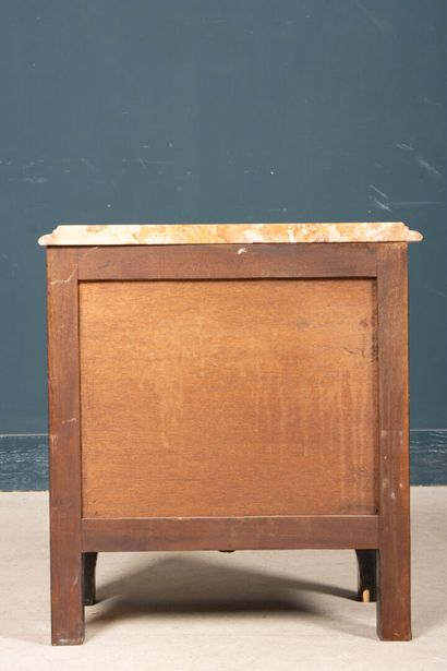 Amaranth veneered child's chest of drawers,...