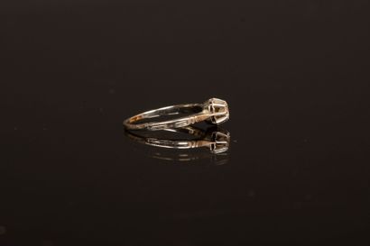 Gold and platinum wedding band.
Gold 750°/00,...