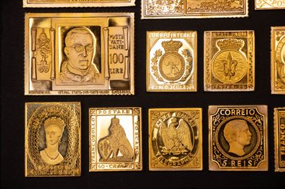 Collection of 15 World stamps in vermeil.
Silver...