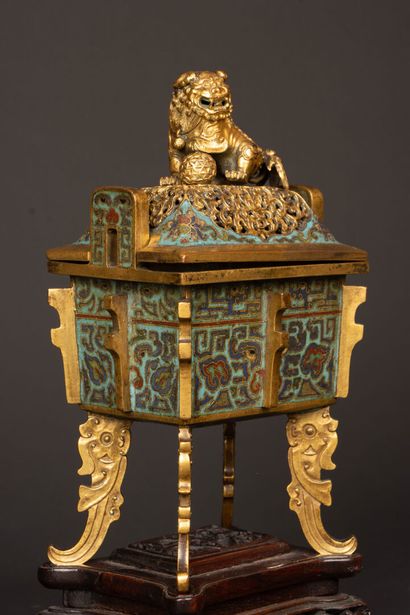 CHINA - Covered fang ding incense burner...